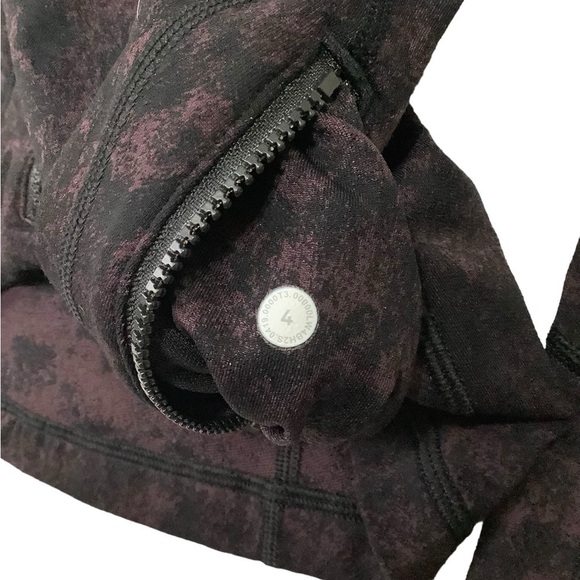 Lululemon Define Jacket Sz 4 Luxtreme
Misted Jacquard Black Black Cherry - Picture 6 of 11